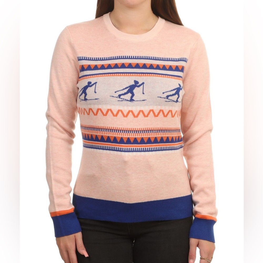 Women’s crew neck sweater in pink with ski print